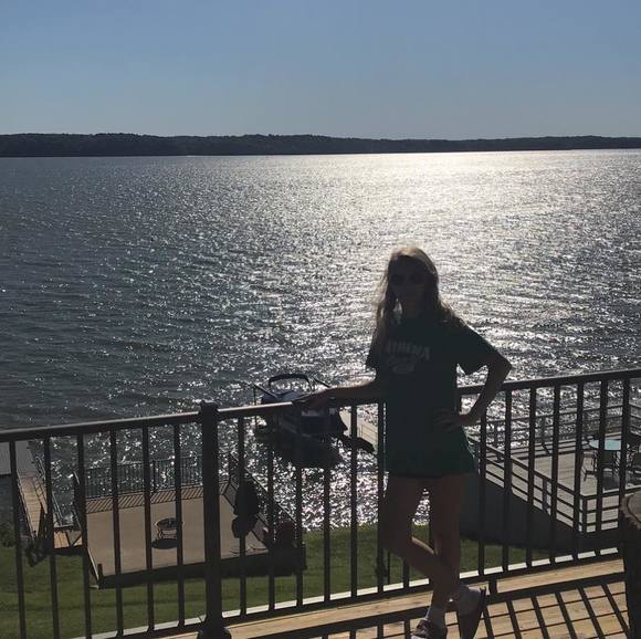 alli_tuck